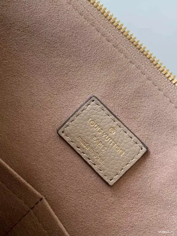 WIS LOUIS VUITTON MM TOTE V 0430